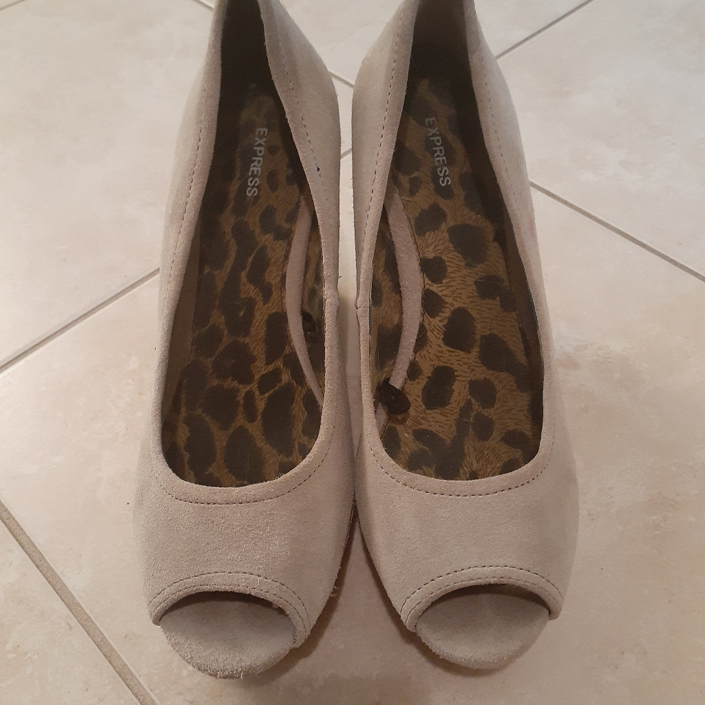 Tan Express platform heels